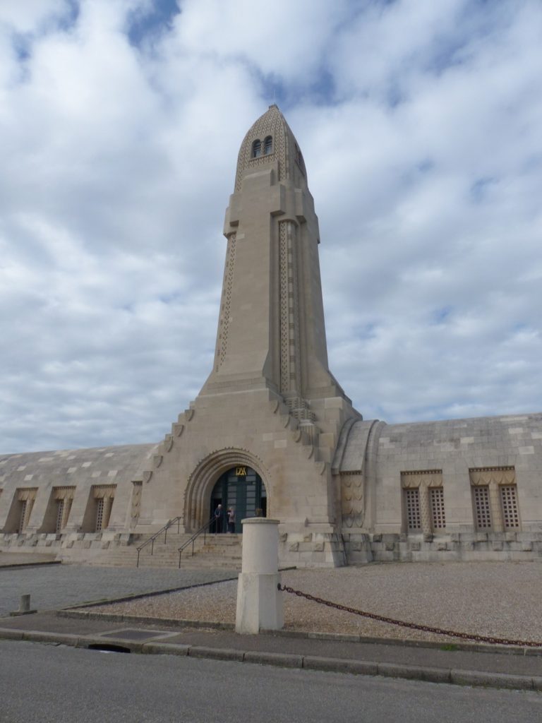 Fahrt zur Gedenkstätte von Verdun CGW